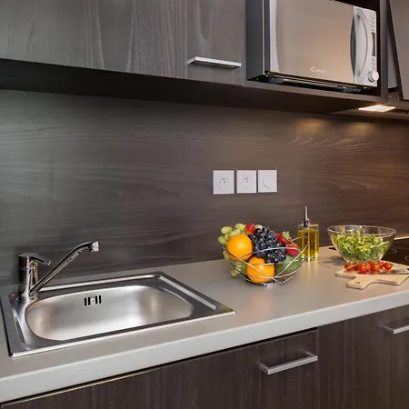 Seven Urban Centre 4*