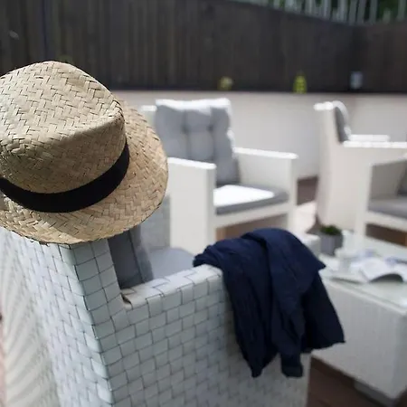 Seven Urban Centre Otel 4*