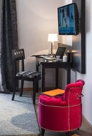 Otel Seven Urban Centre