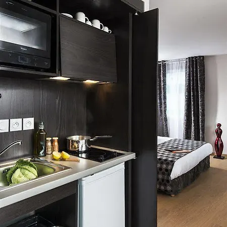 Otel Seven Urban Centre Nantes